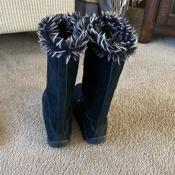 Suede boots - Picture 9 of 9